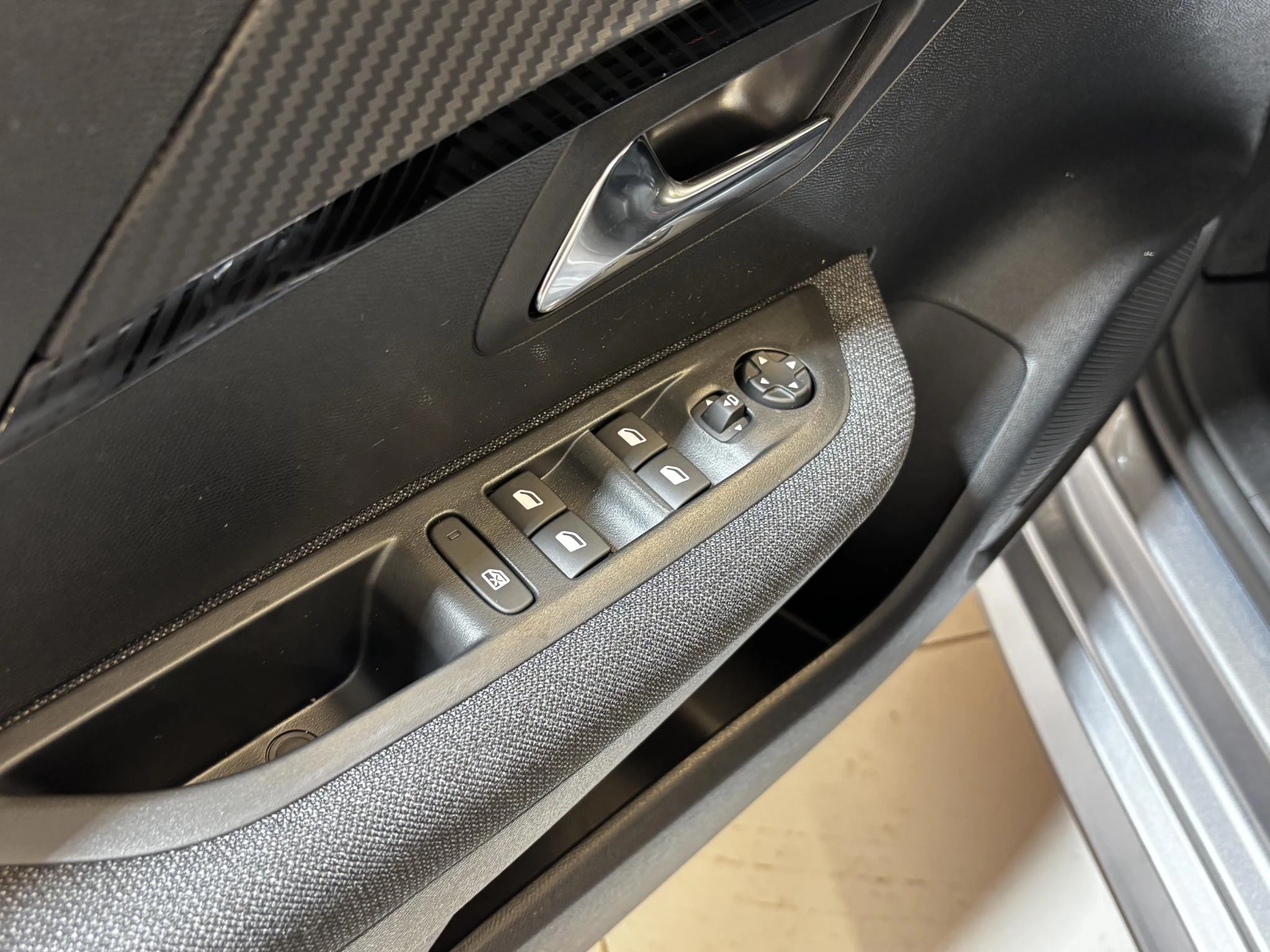 Hoofdafbeelding Peugeot e-208