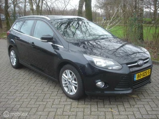 Hoofdafbeelding Ford Focus Ford Focus Wag. 1.0 Eco 6 Bak Airco Cruise Navi Turbo defect