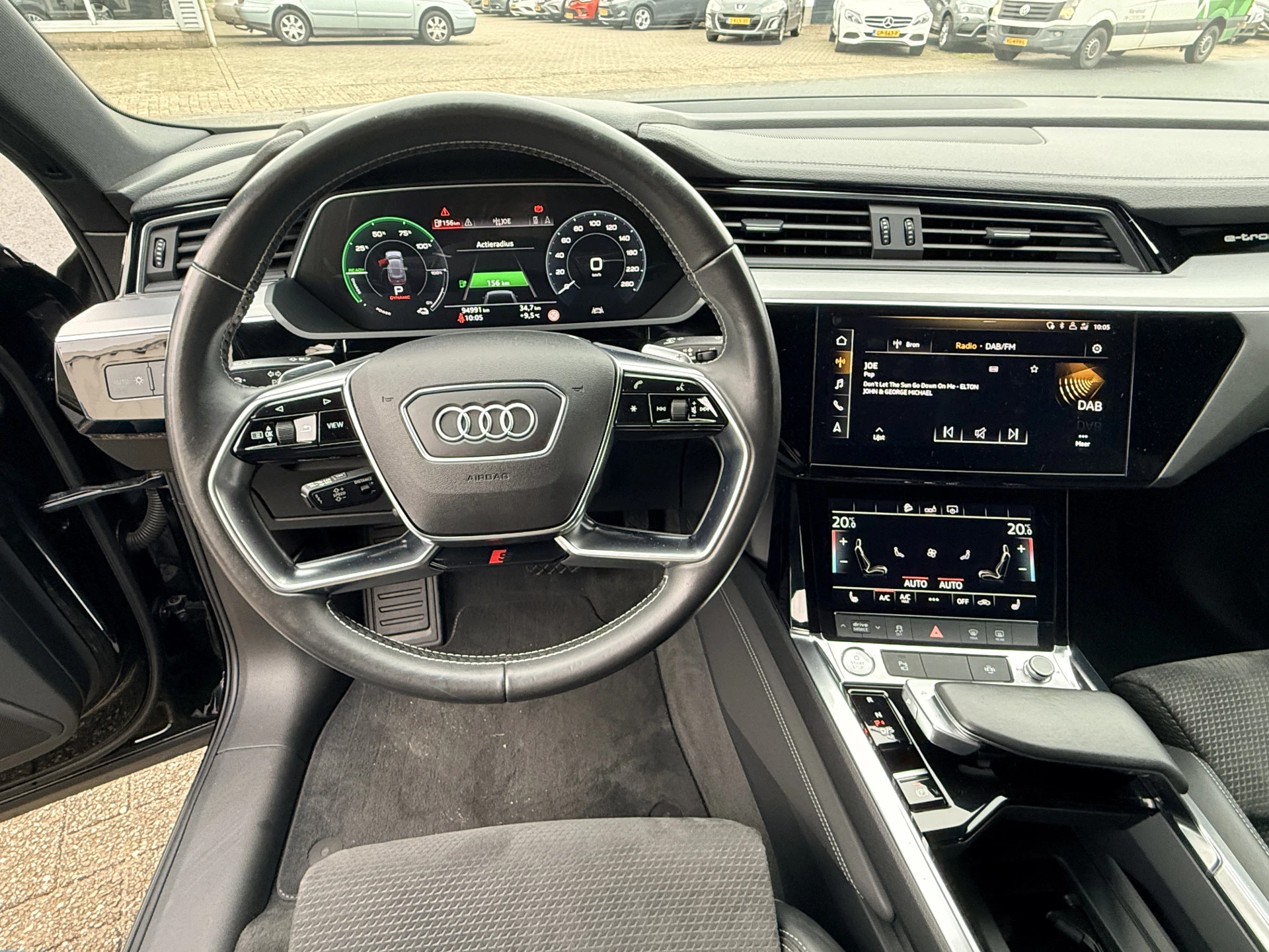 Hoofdafbeelding Audi e-tron