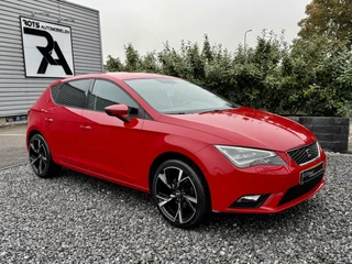 Hoofdafbeelding SEAT Leon SEAT Leon 1.2 TSI Style Matrix-LED|Cruis|Media Rood!
