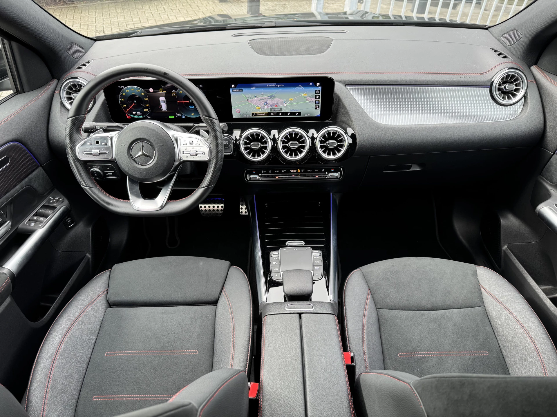 Hoofdafbeelding Mercedes-Benz EQA