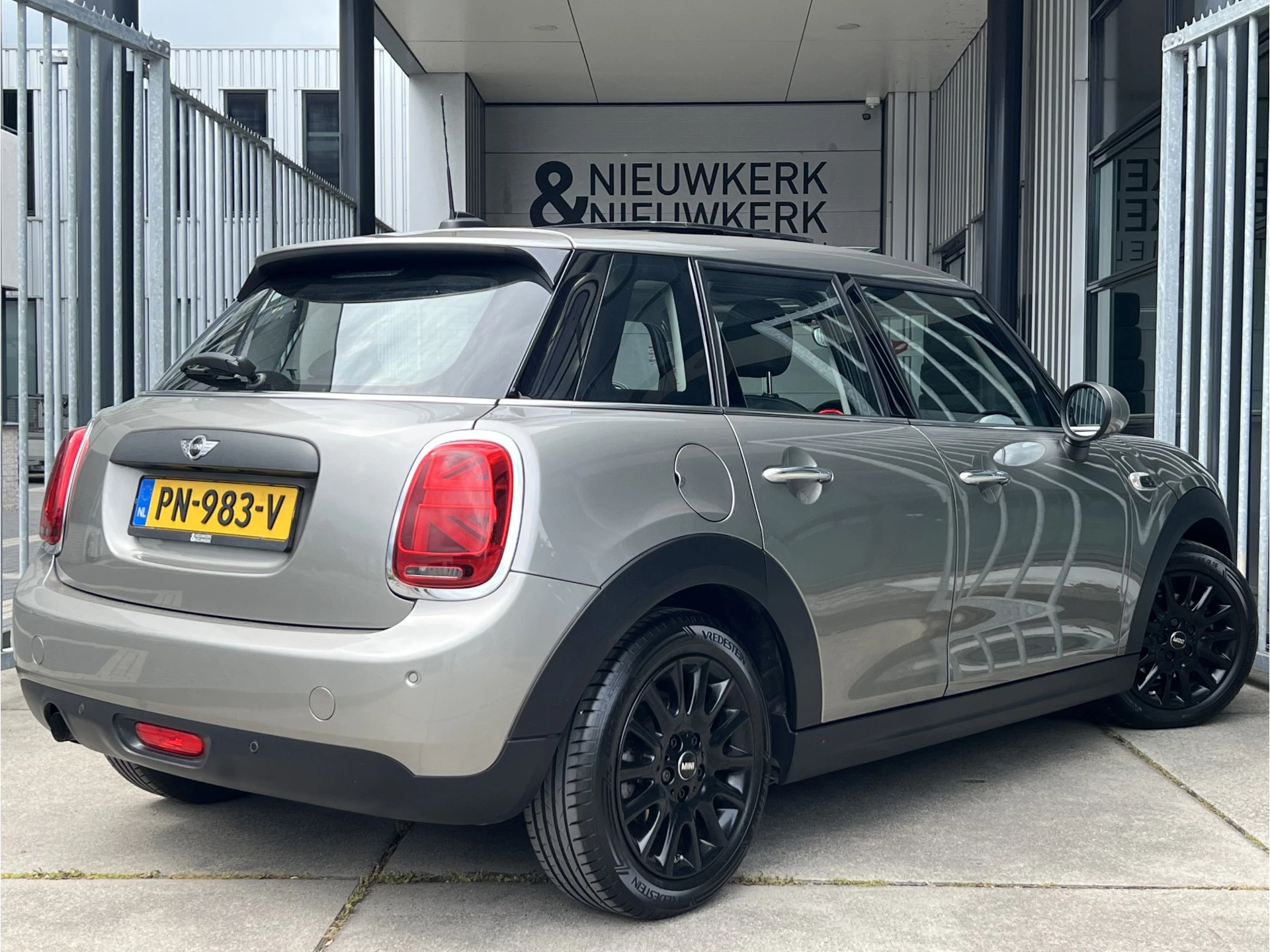 Hoofdafbeelding MINI One