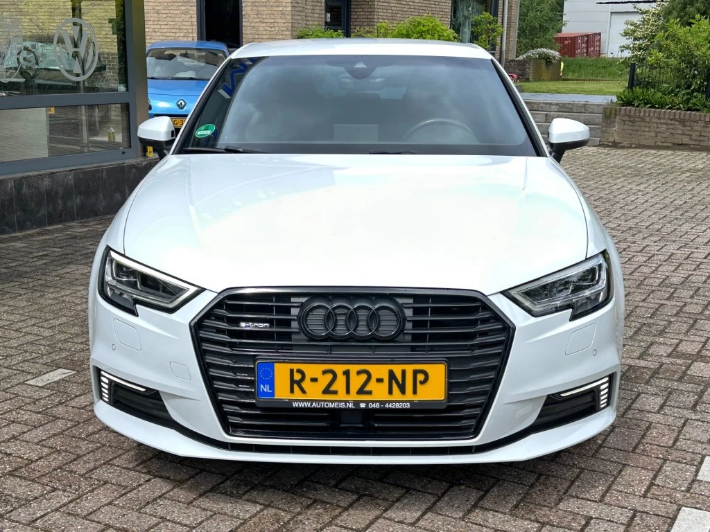 Hoofdafbeelding Audi e-tron