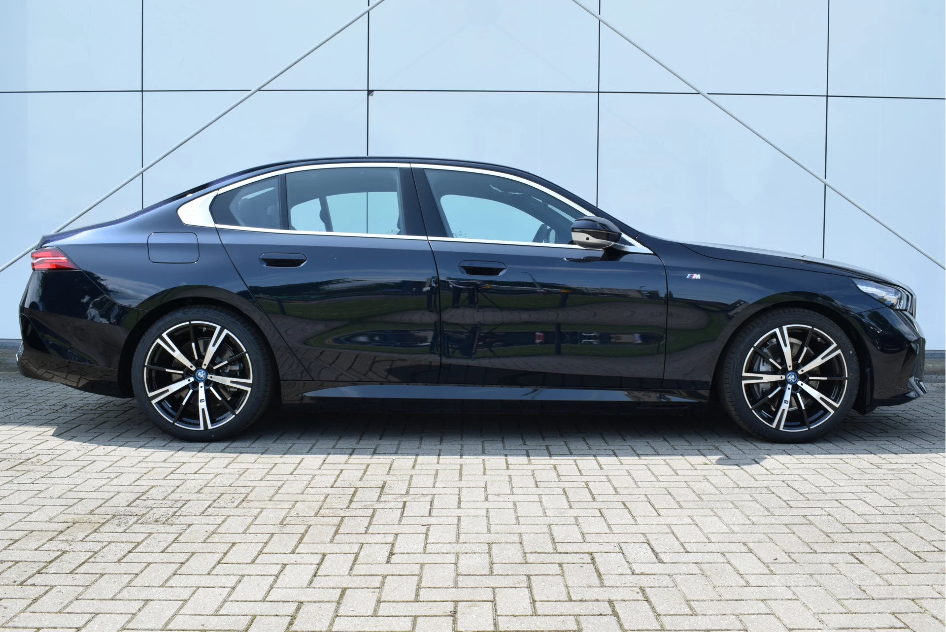 Hoofdafbeelding BMW i5