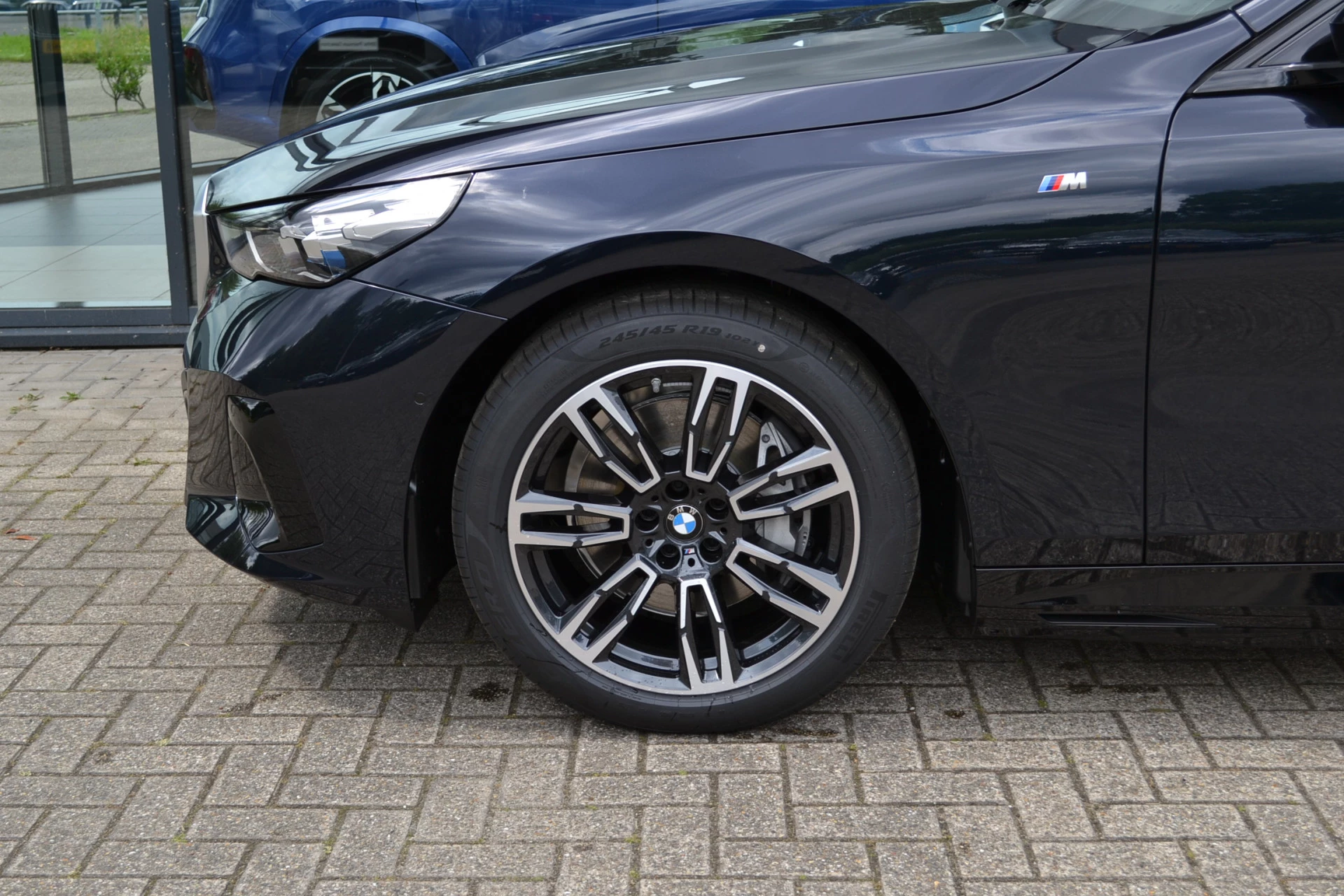 Hoofdafbeelding BMW i5
