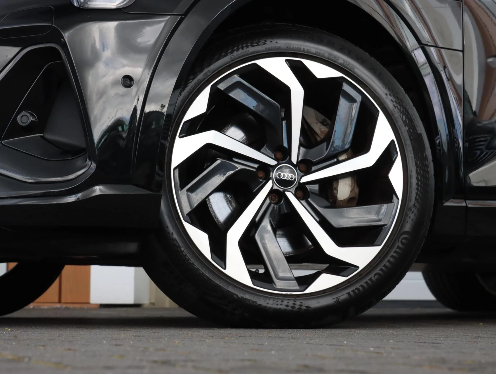 Hoofdafbeelding Audi e-tron