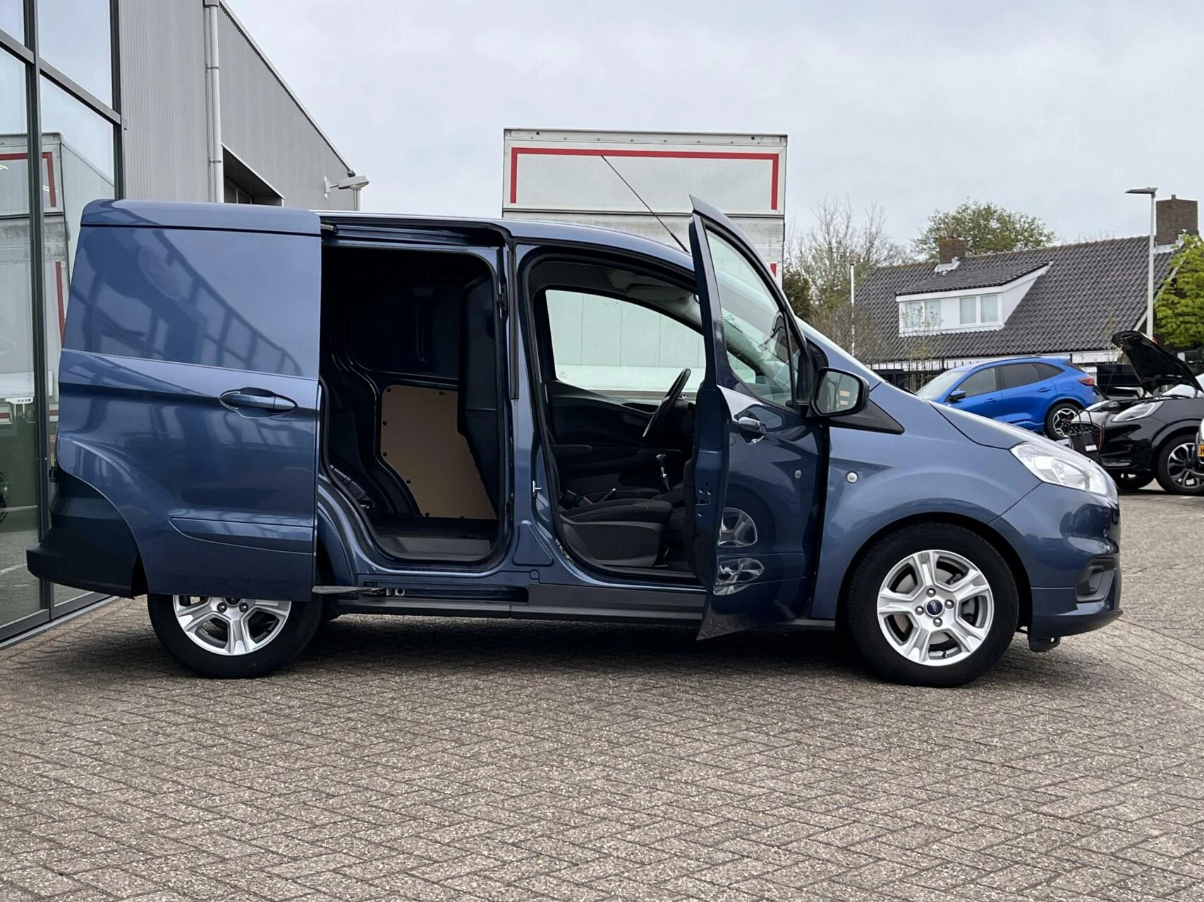 Hoofdafbeelding Ford Transit Courier