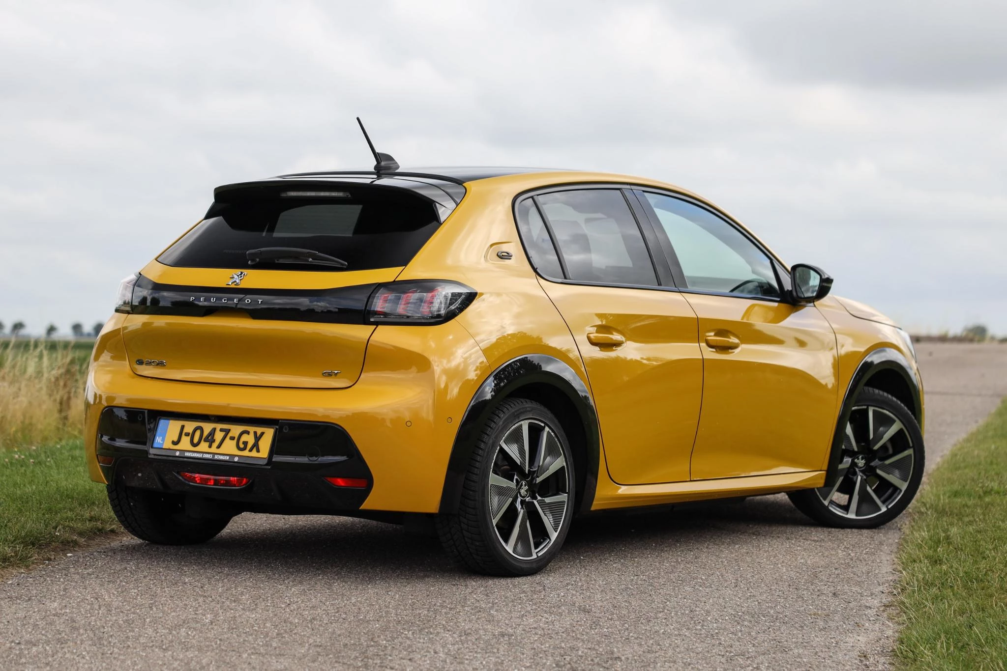 Hoofdafbeelding Peugeot e-208