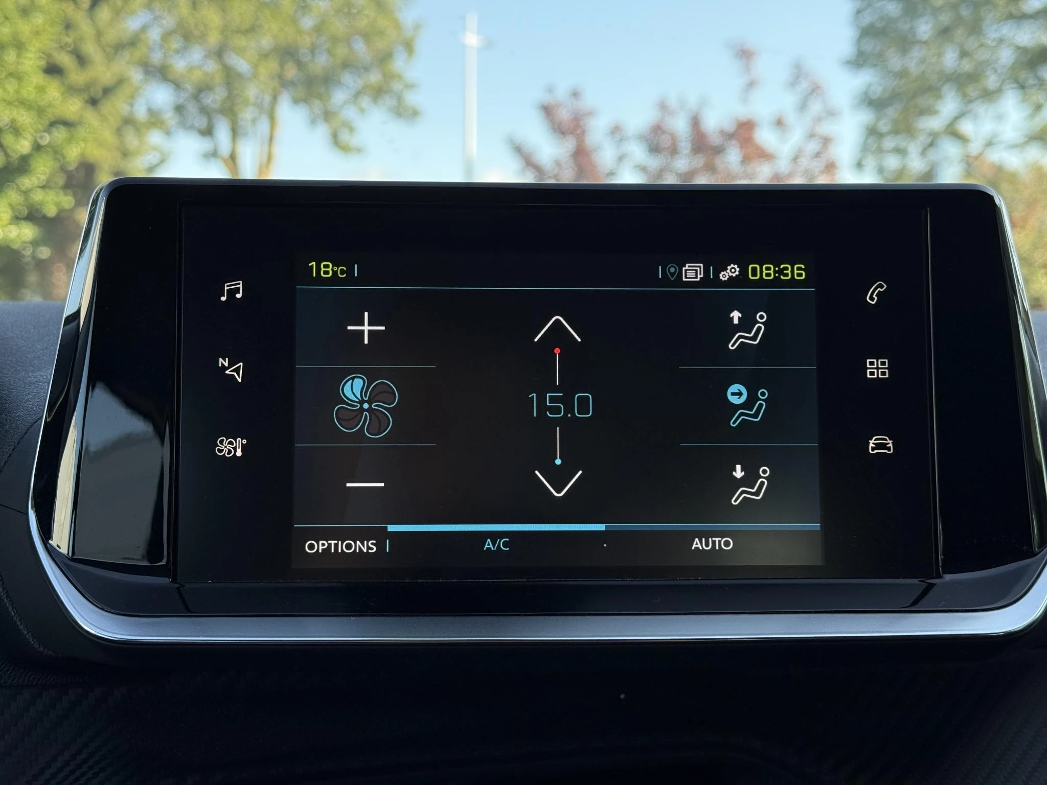 Hoofdafbeelding Peugeot e-208