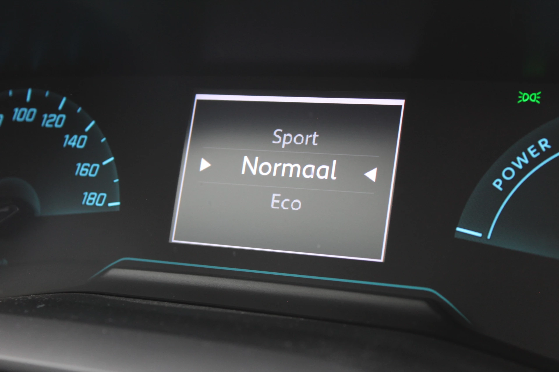 Hoofdafbeelding Peugeot e-208