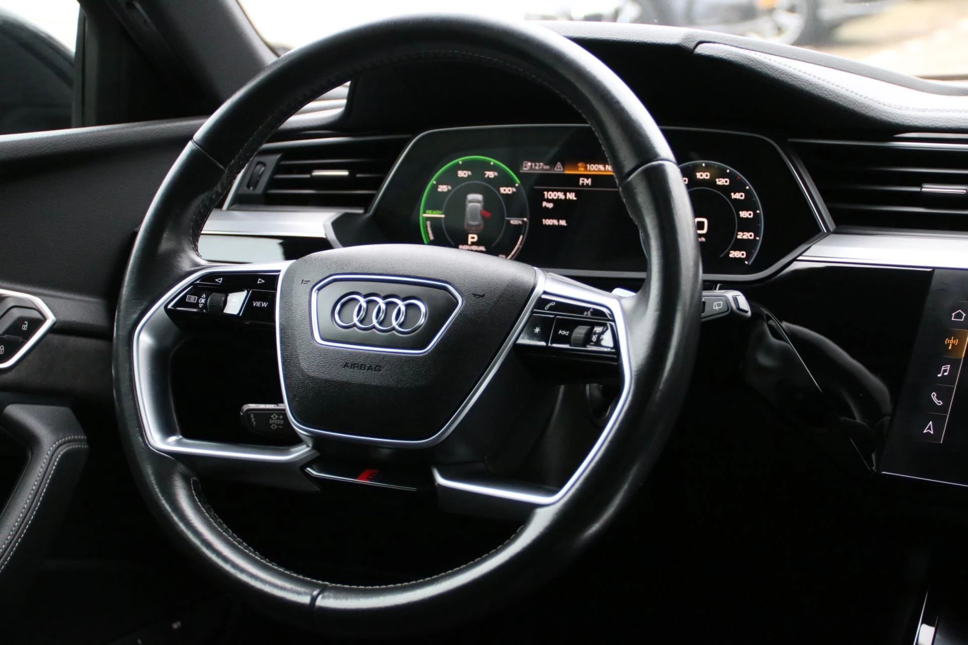 Hoofdafbeelding Audi e-tron