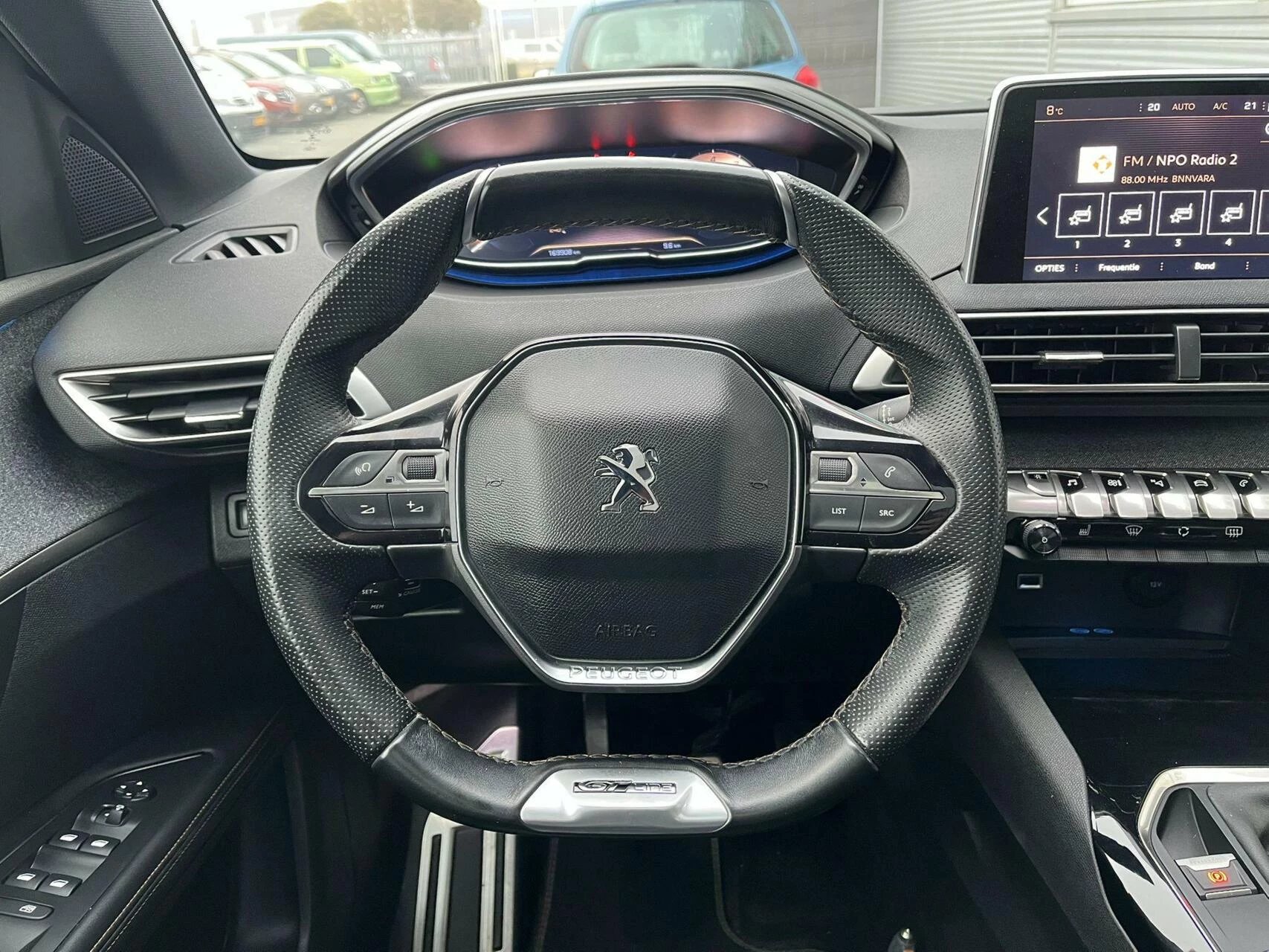 Hoofdafbeelding Peugeot 5008