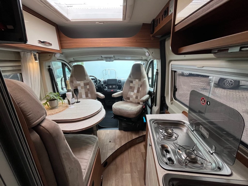 Hoofdafbeelding Pössl Globecar 640 Enkele Bedden Zonnepaneel