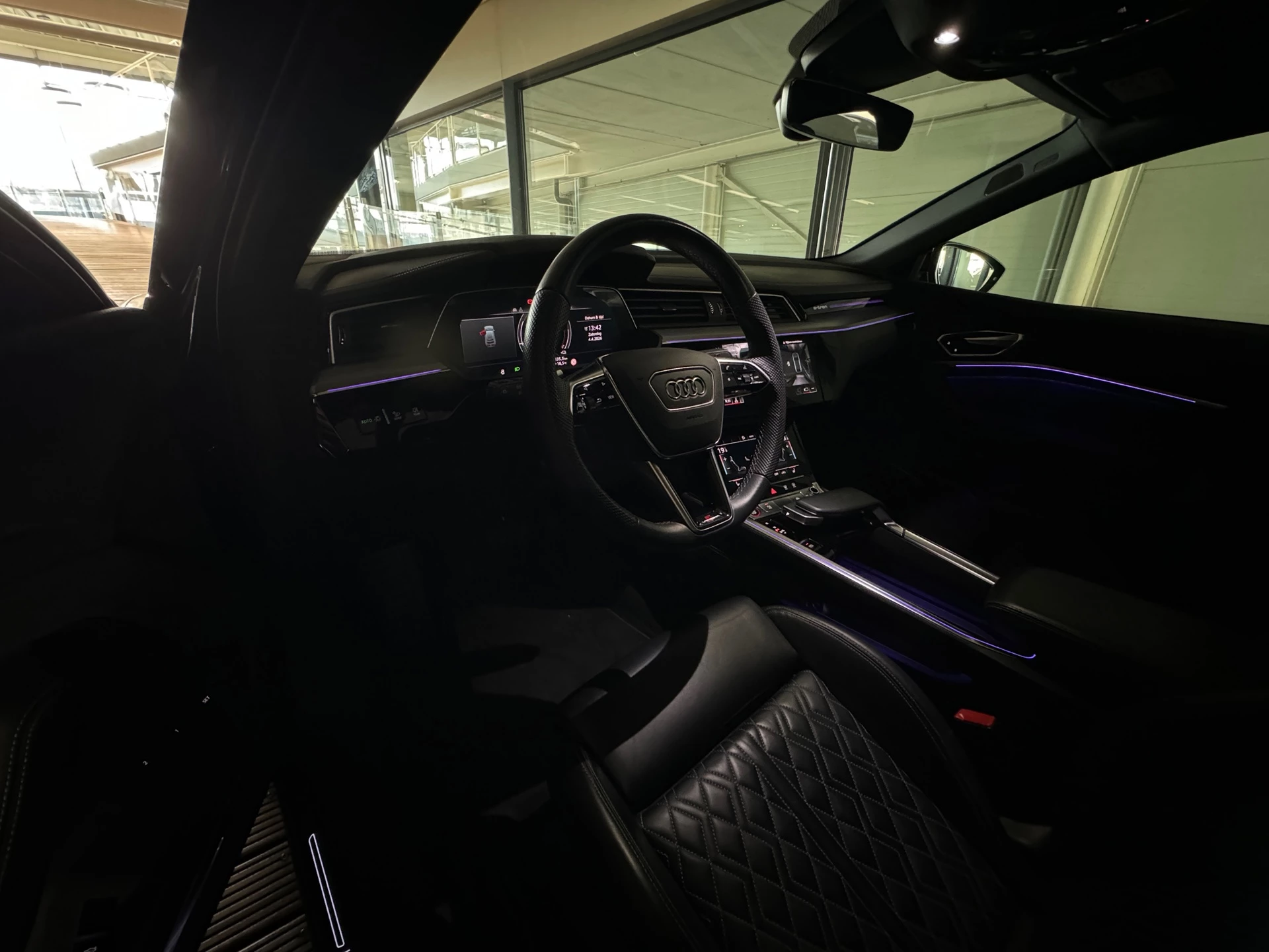 Hoofdafbeelding Audi e-tron