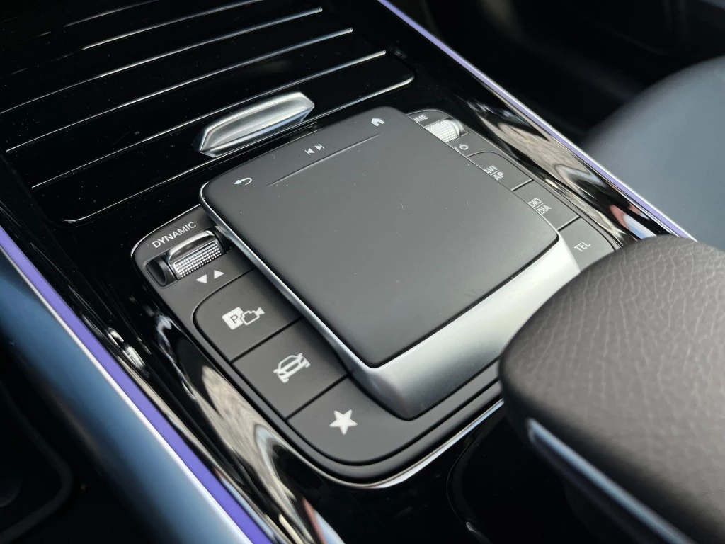 Hoofdafbeelding Mercedes-Benz EQA