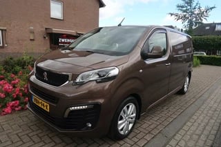 Hoofdafbeelding Peugeot Expert Peugeot Expert Bestel 2.0 BlueHDI 180pk AUT|HEAD-UP|XENON|KEYLESS|NAVIGATIE|TREKHAAK|CAMERA|CARPLAY