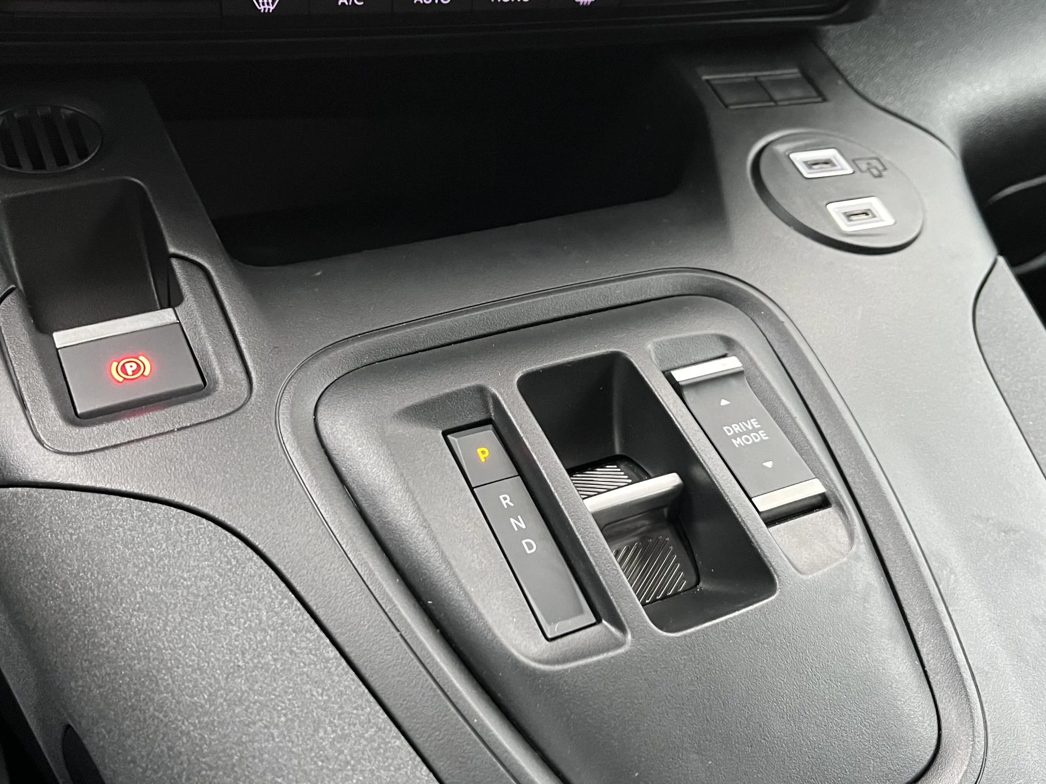 Hoofdafbeelding Peugeot e-Rifter