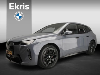 BMW iX xDrive60 | M-Sportpakket | LED | HUD | Active cruise | Trekhaak | Stoelverwarming | DAB | Harman-kardon sound | Alu 22 inch