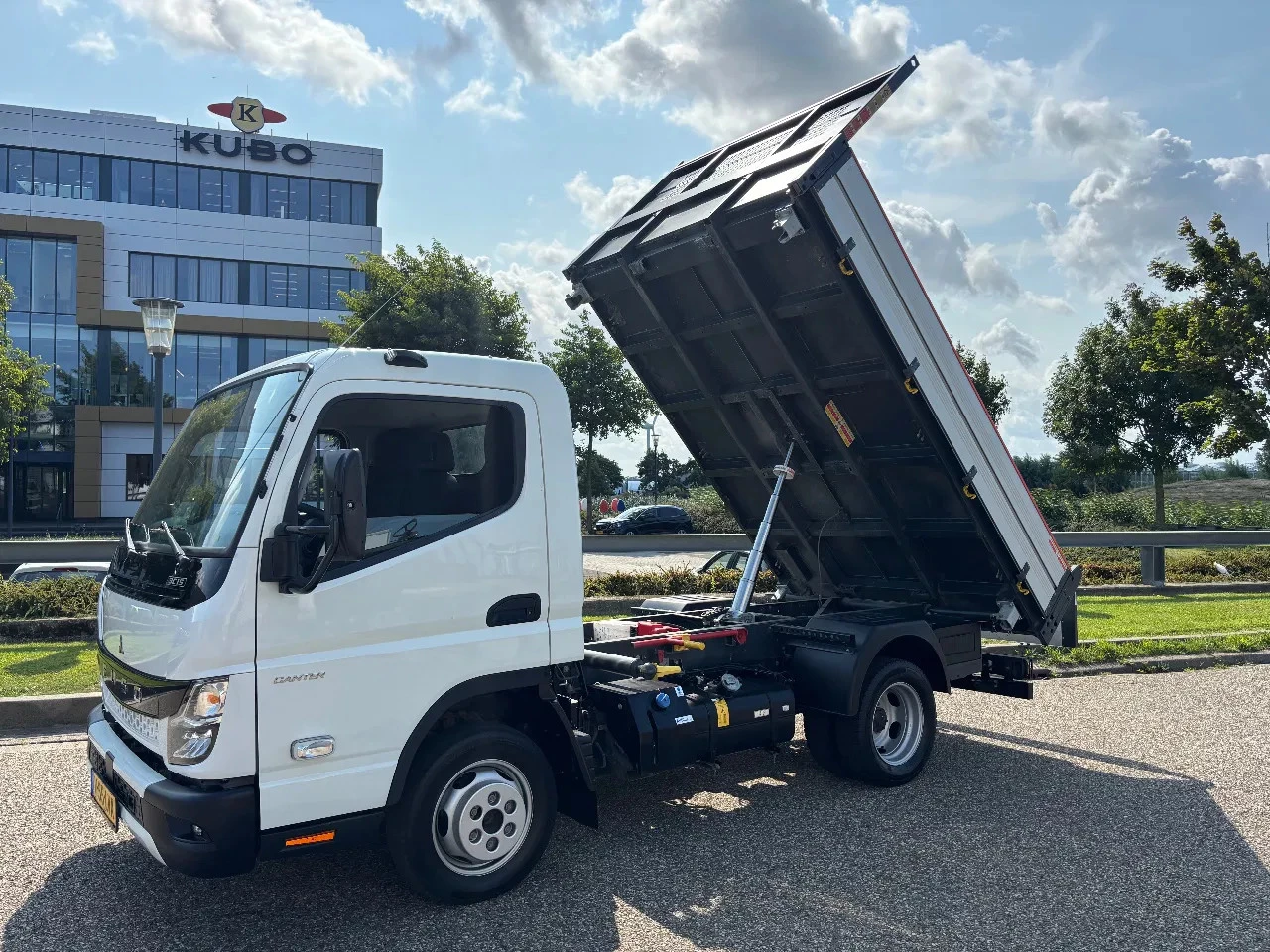 Hoofdafbeelding FUSO Canter
