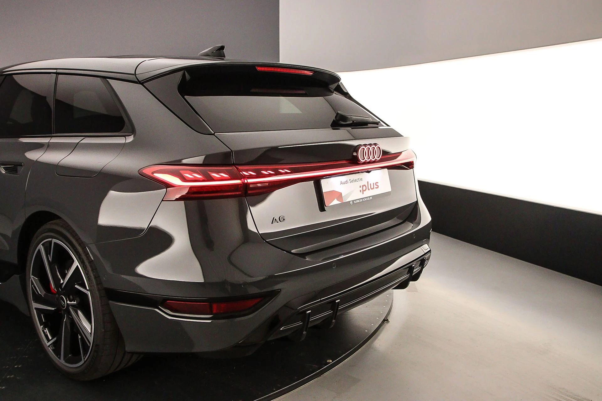 Hoofdafbeelding Audi A6 Avant e-tron