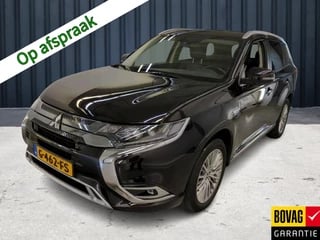 Mitsubishi Outlander 2.4 PHEV Intense+ (135 PK) 2e-Eig, Mitsubishi-Dealer-Onderh, 12-Mnd-BOVAG, NL-Auto, Leer, Panoramadak, Navigatie/Apple-Carplay/Android-Auto, Cruisecontrol, Achteruitrijcamera, Keyless-Entry/Start, Parkeersensoren-V+A, Premium-Audio, Elek.-Achterklep, Stoel/Stuur-Verwarming, Lm-Velgen-18Inch, Privacy-Glas