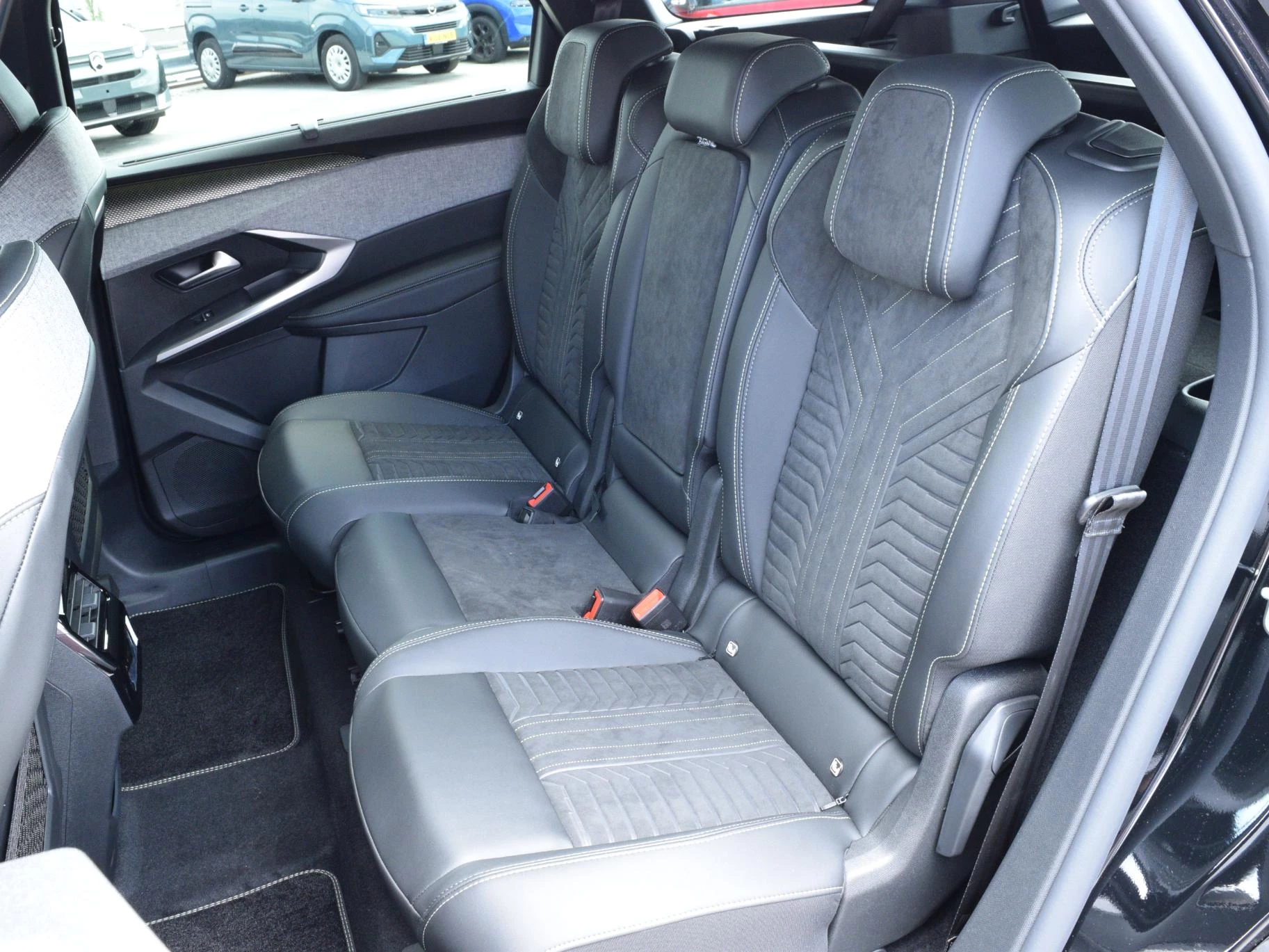 Hoofdafbeelding Peugeot e-5008