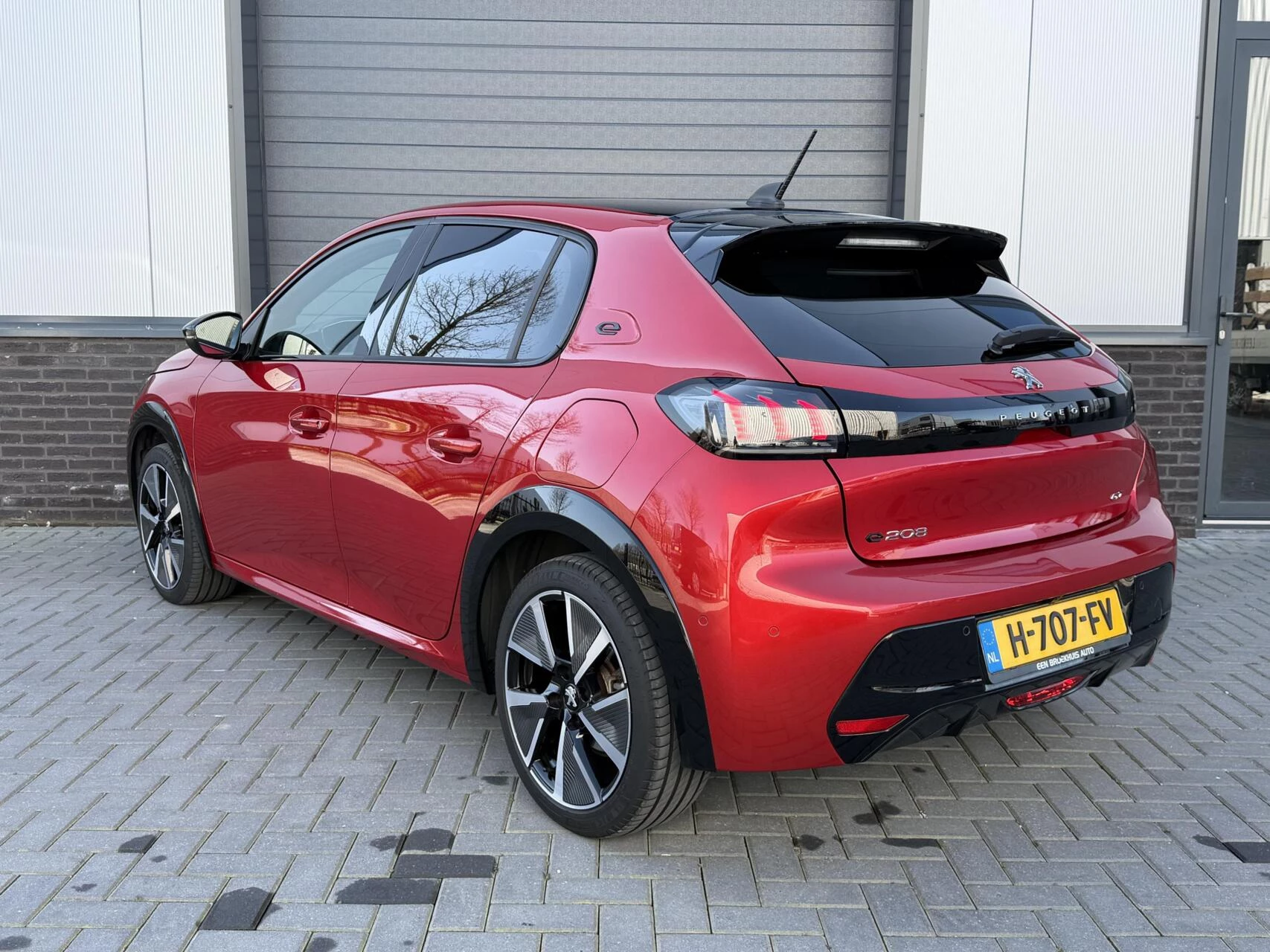 Hoofdafbeelding Peugeot e-208