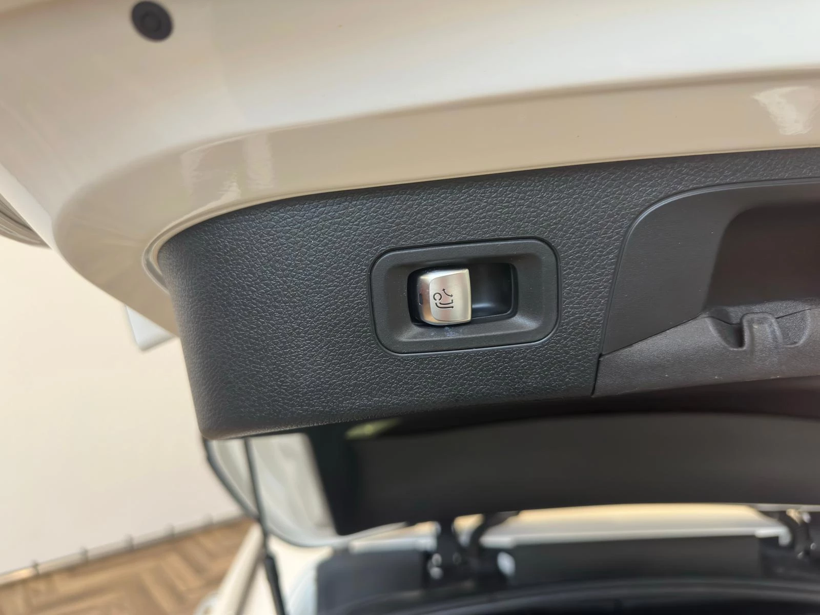 Hoofdafbeelding Mercedes-Benz EQC