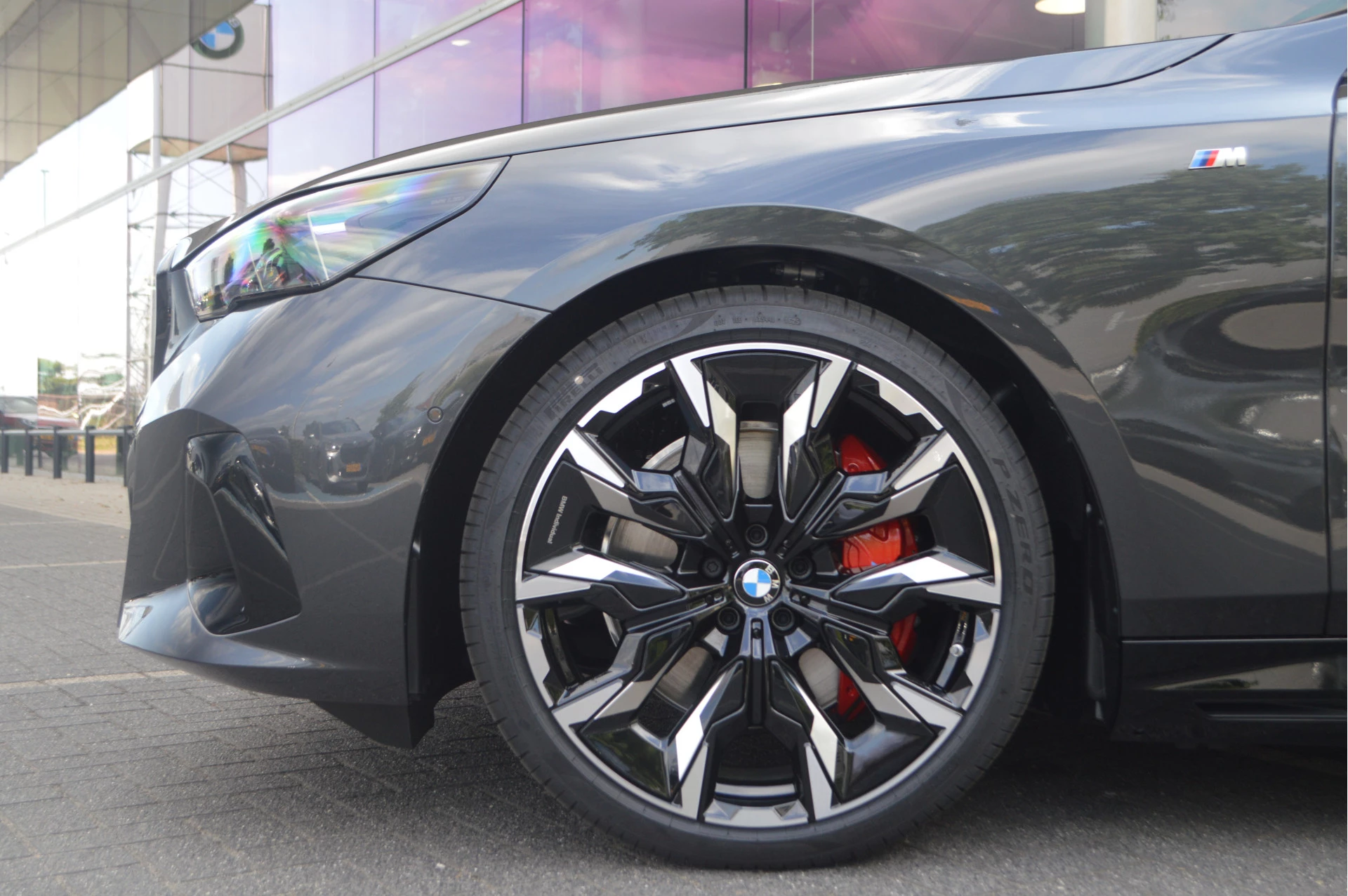 Hoofdafbeelding BMW i5