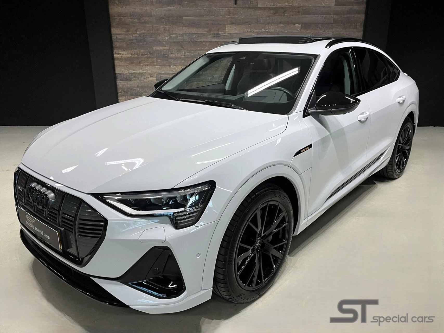 Hoofdafbeelding Audi e-tron