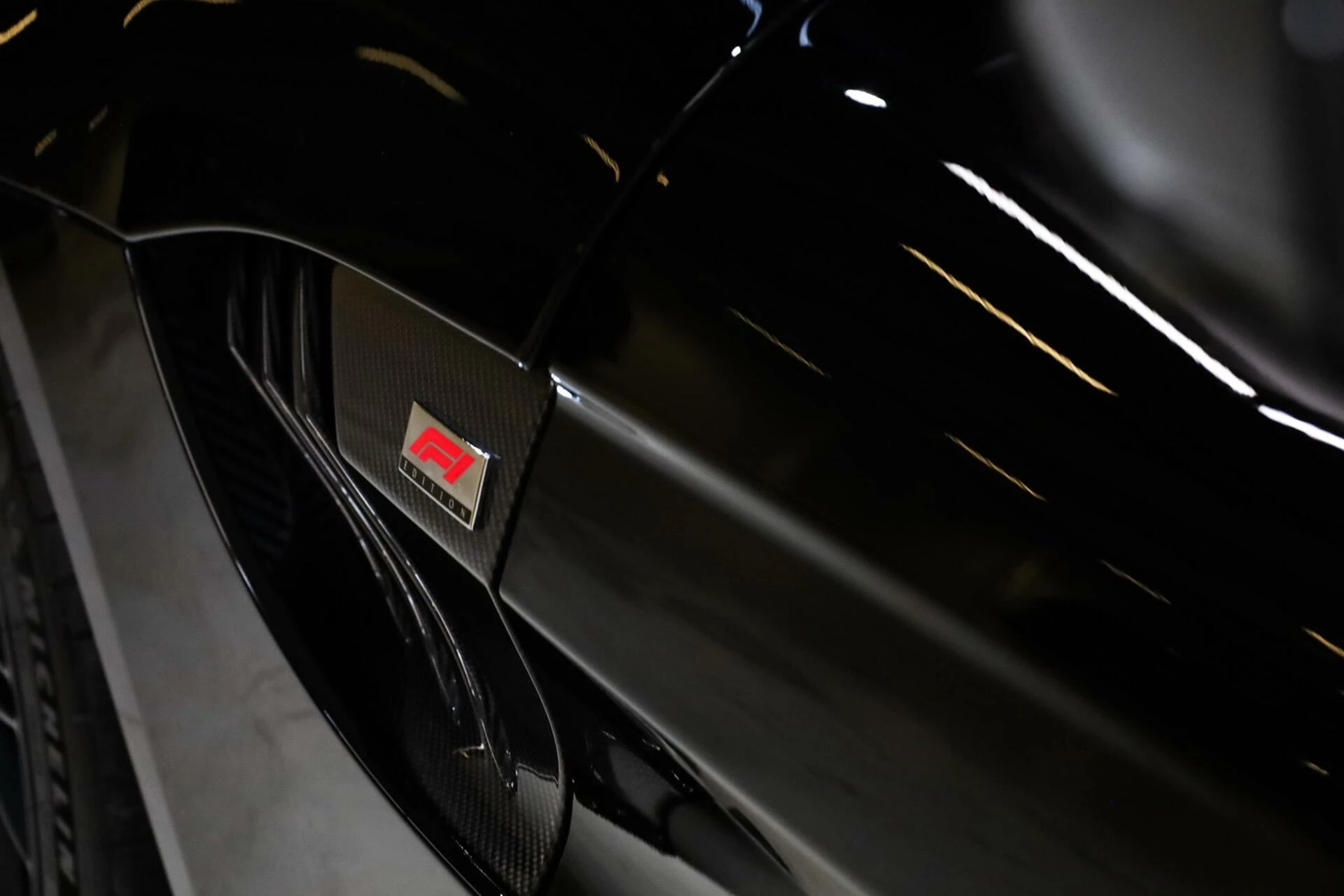 Hoofdafbeelding Aston Martin V8 Vantage