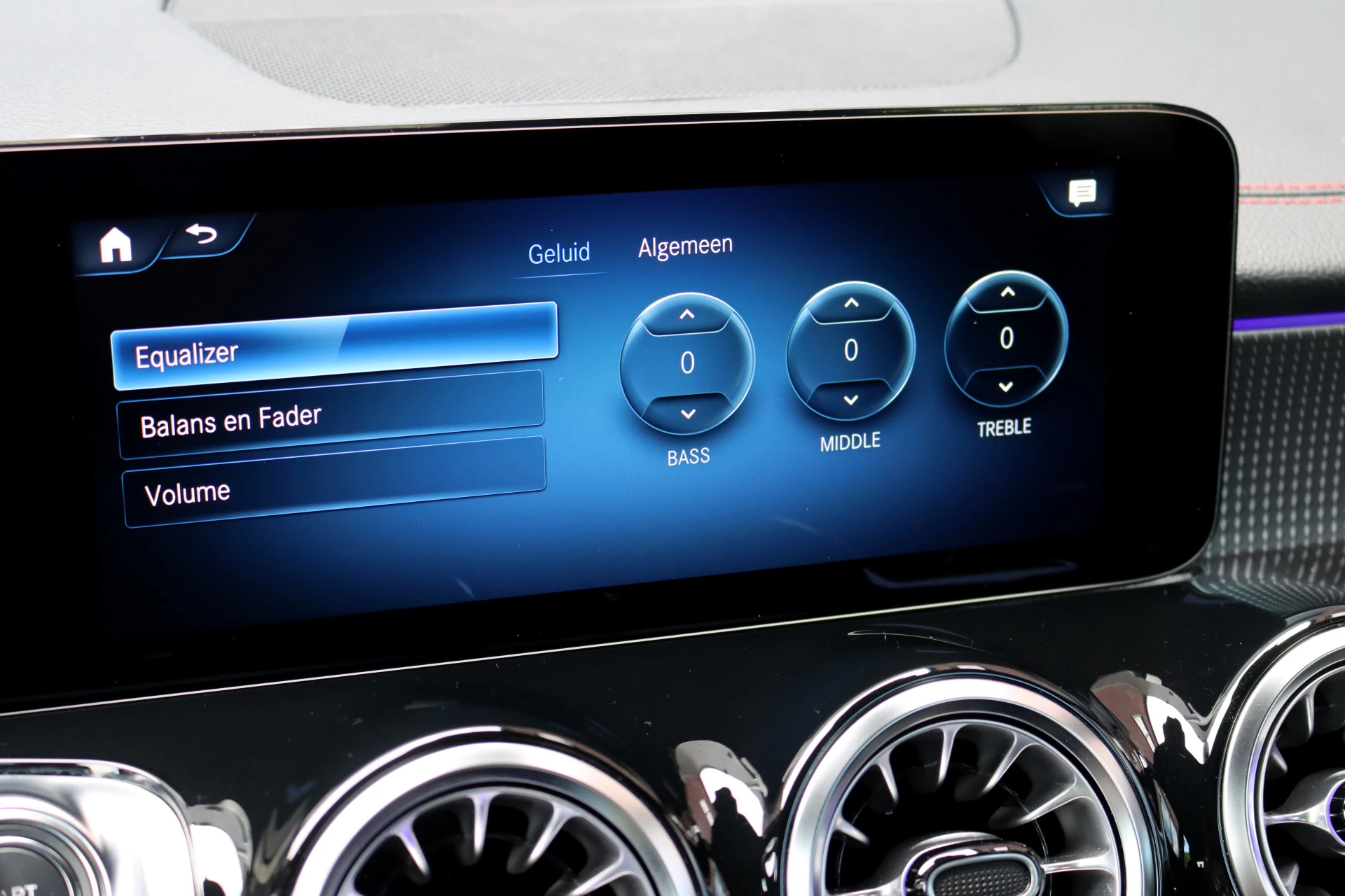 Hoofdafbeelding Mercedes-Benz EQB