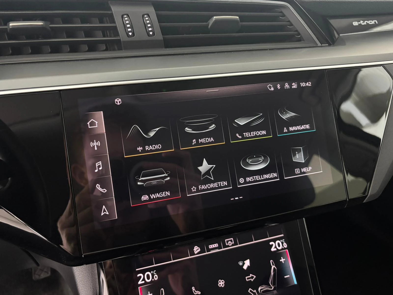 Hoofdafbeelding Audi e-tron