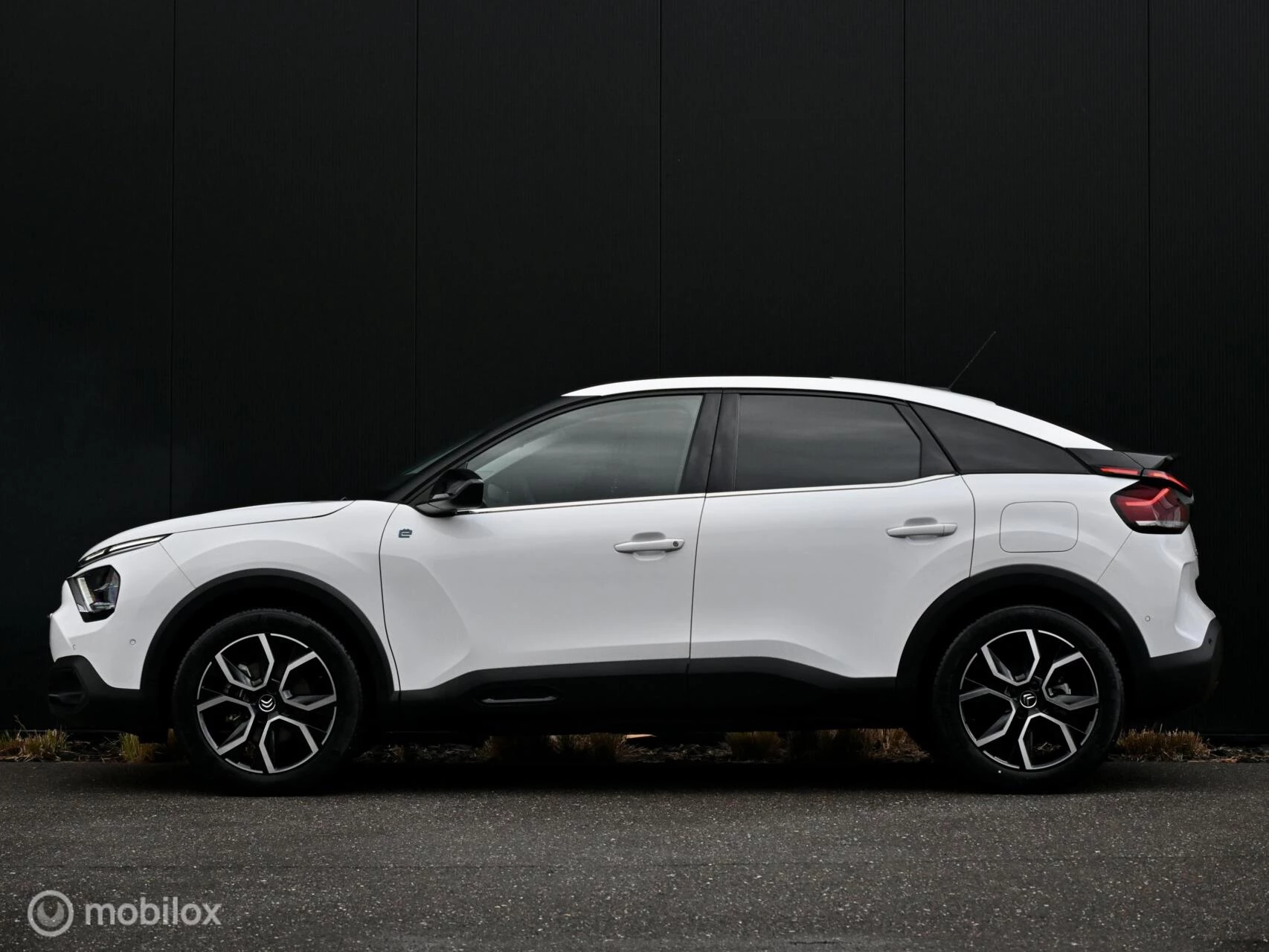 Hoofdafbeelding Citroën ë-C4