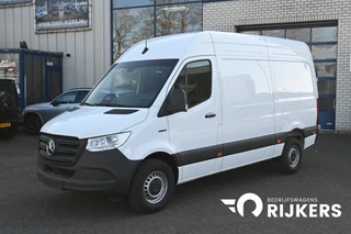 Hoofdafbeelding Mercedes-Benz eSprinter Mercedes-Benz eSprinter 314 L2H2 Pro 56kWh Snel laden, Trekhaak, Etc.