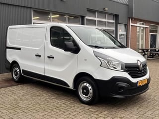 Renault Trafic 1.6 dCi T27 L1H1 Airco Cruise controle Trekhaak 2000kg trekgewicht 3-Persoons Telefoonverbinding Parkeersensoren achter 1e eigenaar Euro 6 Dealer onderhouden