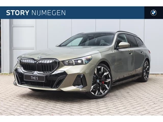 BMW 5 Serie Touring 530e M Sport Automaat / Panoramadak / Trekhaak / Bowers & Wilkins / M Multifunctionele Stoelen / Stoelventilatie / Parking Assistant Plus/ Adaptieve LED / Comfort Access