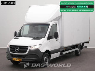 Hoofdafbeelding Mercedes-Benz Sprinter Mercedes Sprinter 319 CDI Automaat Laadklep 190PK Bakwagen ACC Airco Cruise Camera MBUX CarPlay Euro6 Meubelbak Koffer Airco Trekhaak