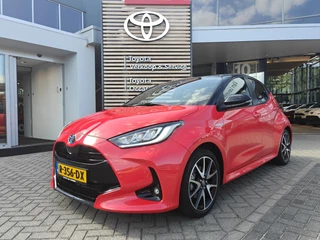 Toyota Yaris 1.5 Hybrid Launch Edition BI-TONE HEAD-UP NAVI LEDER STOEL/STUURVERW KEYLESS OPLADEN APPLE/ANDROID AD-CRUISE BLUETOOTH DAB+ CAMERA