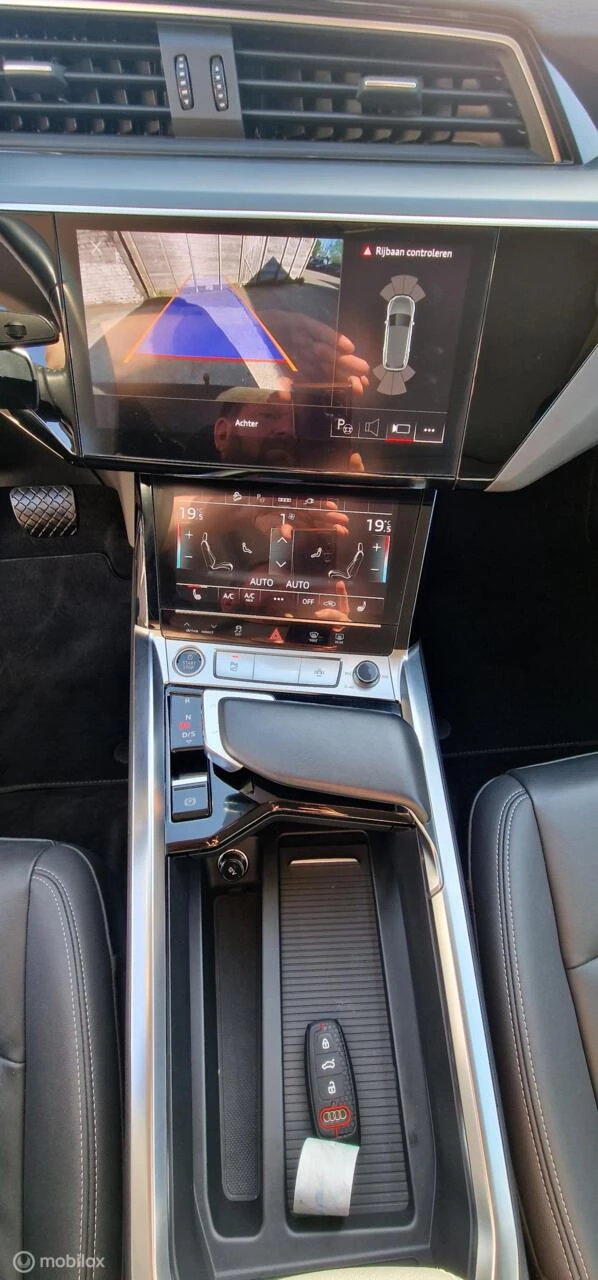 Hoofdafbeelding Audi e-tron