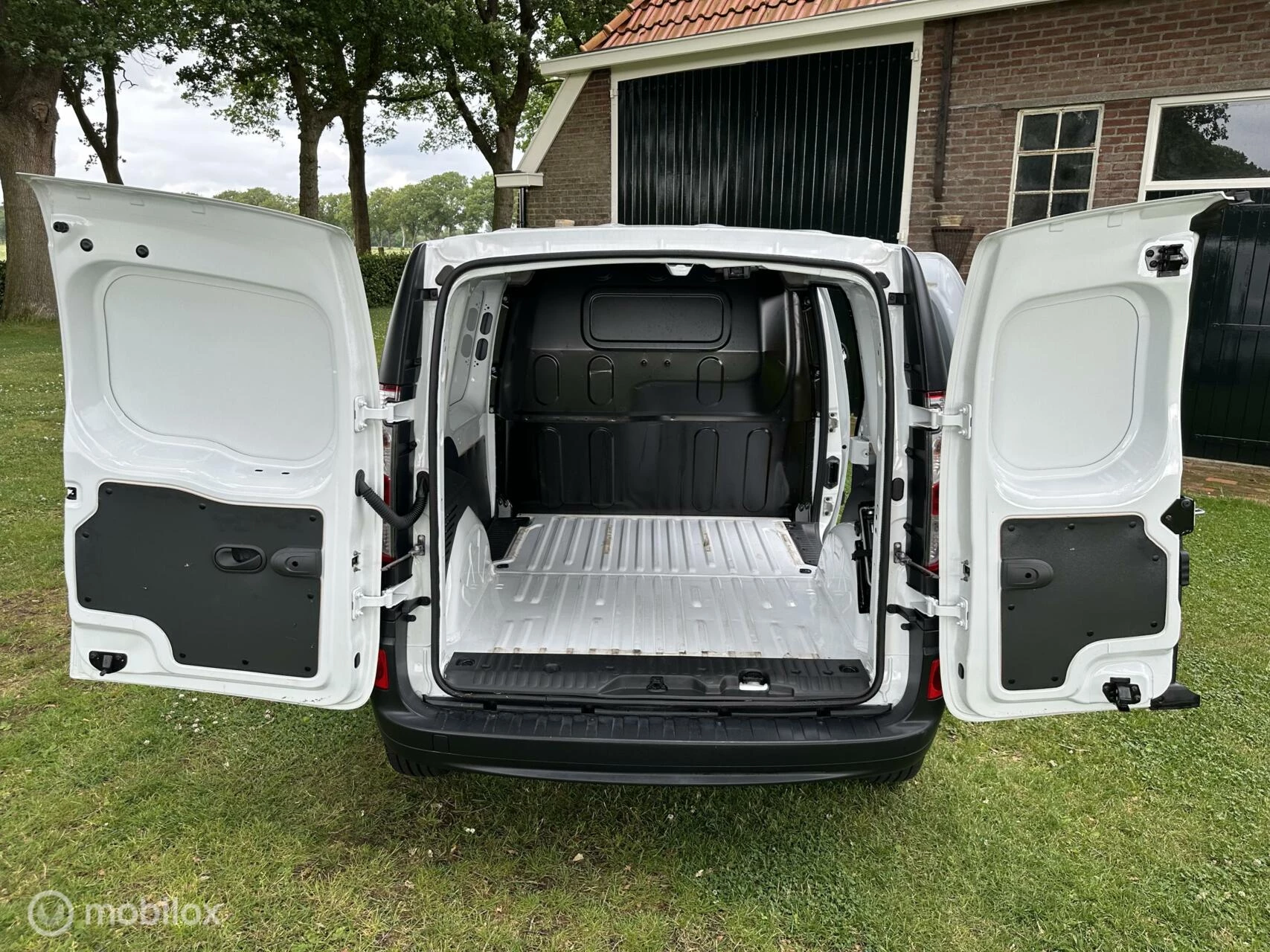 Hoofdafbeelding Nissan NV250