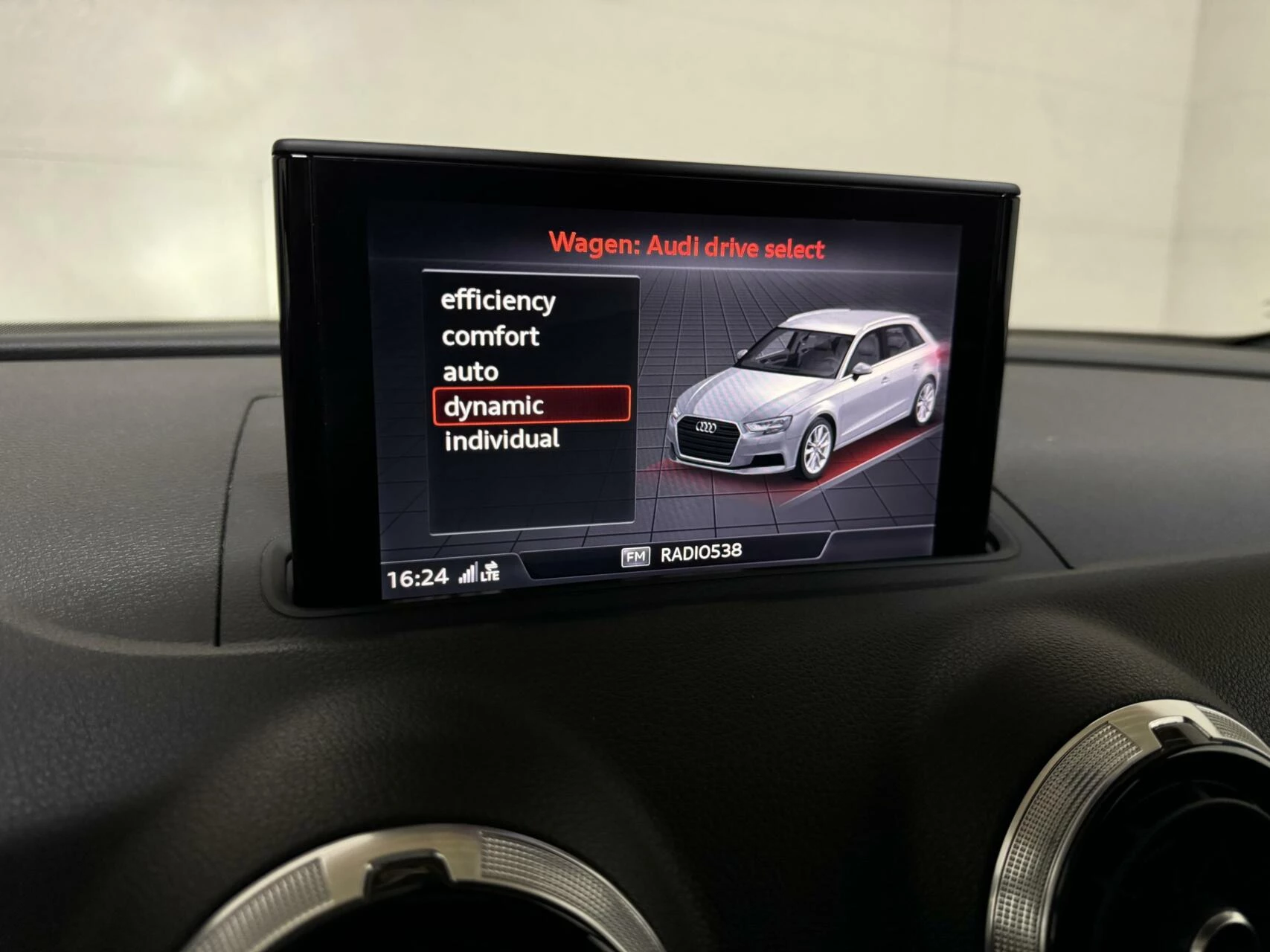 Hoofdafbeelding Audi S3