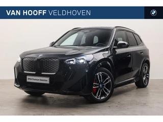BMW iX1 eDrive20 M Sport / Sportstoelen / Comfort Access / Achteruitrijcamera / M Adaptief onderstel / Harman-Kardon / Adaptieve LED