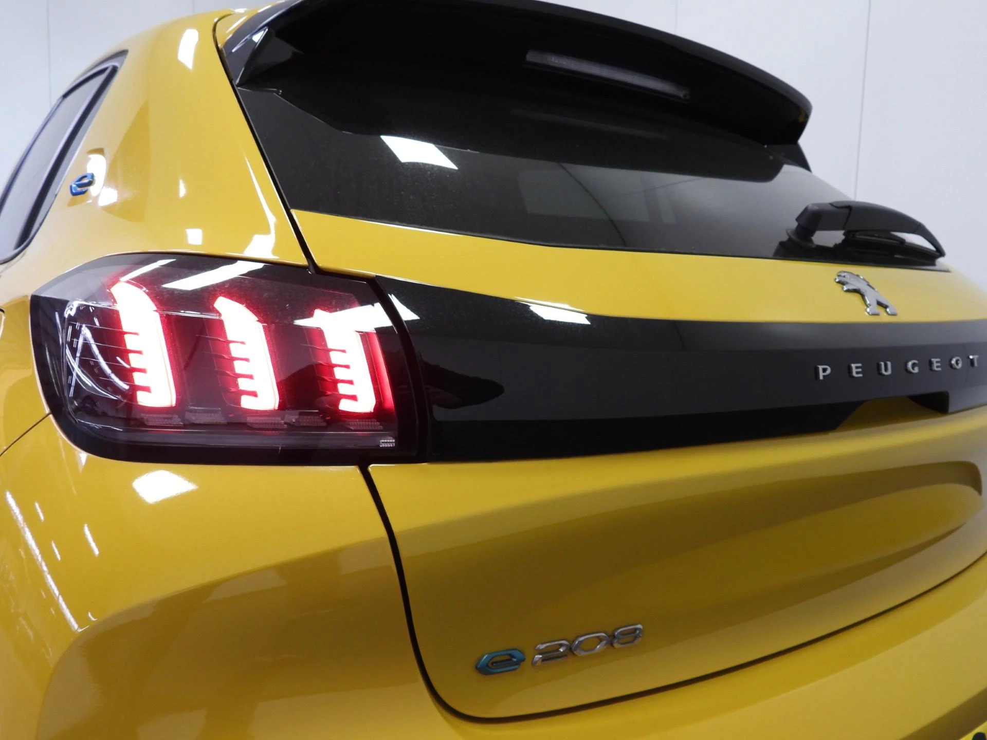 Hoofdafbeelding Peugeot e-208