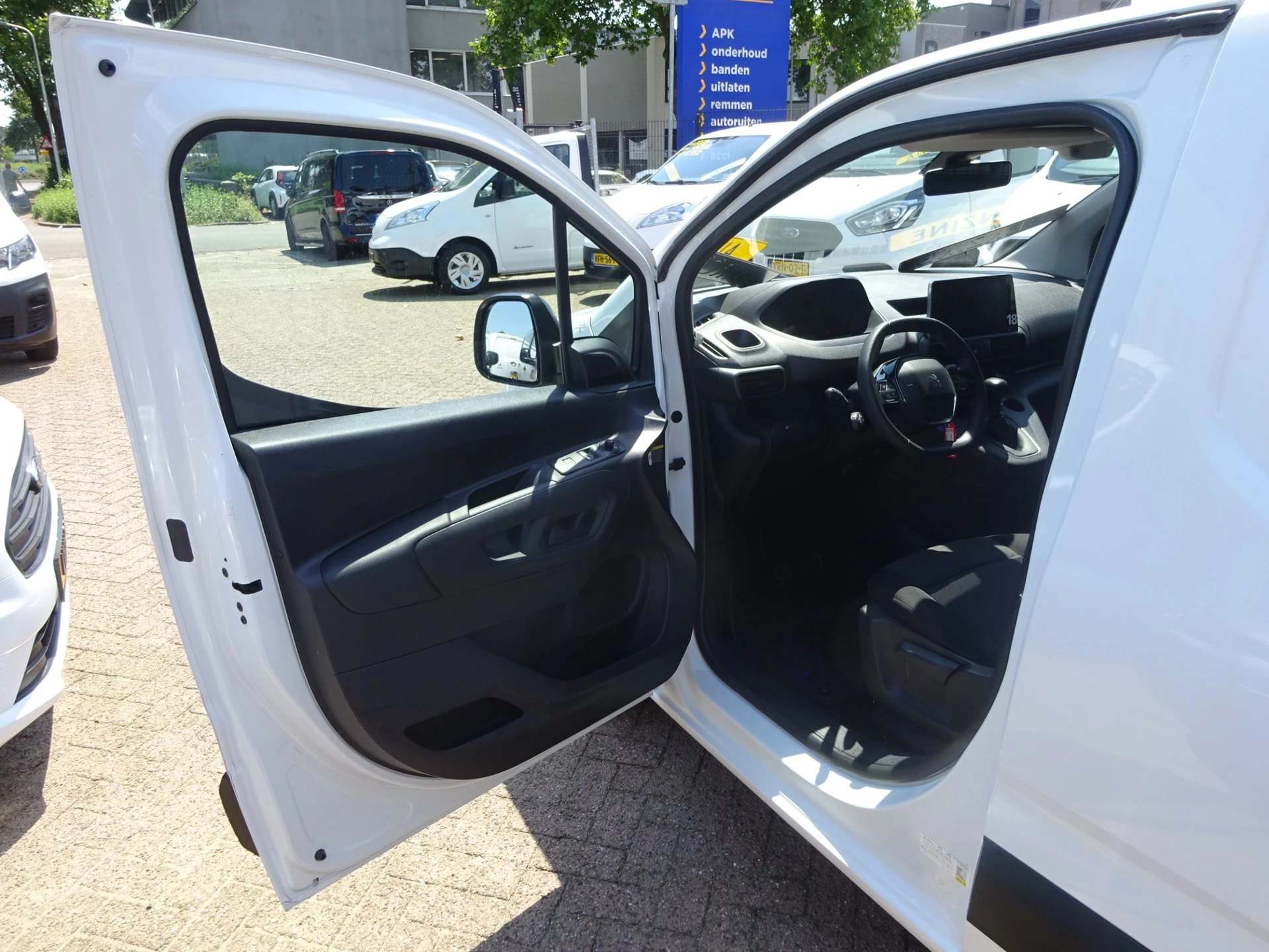 Hoofdafbeelding Peugeot Partner