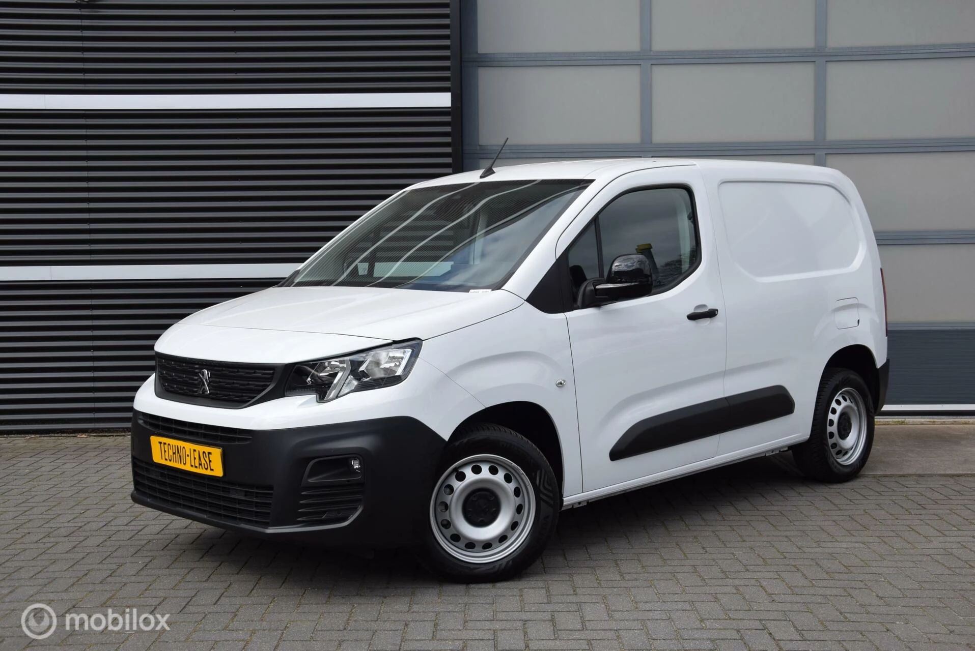 Hoofdafbeelding Peugeot Partner