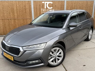 Skoda Octavia Combi 1.0 TSI Business Edition Plus Trekhaak | Navigatiesysteem | Apple CarPlay/Android Auto | Sfeerverlichting | LED verlichting | Stoel- & stuurwielverwarming | Adaptieve cruisecruise control | Parkeersensoren voor en achter