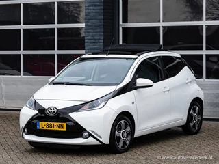 Hoofdafbeelding Toyota Aygo Toyota Aygo AYGO 1.0 VVTi x-clusive navigatie, cabio dak, camera
