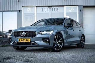 Volvo V60 2.0 B3 Plus Dark Pano-dak, Harman/Kardon, Trekhaak, Leder, 360camera, Stoelmemo, Org.NL, Dealer-onderhouden