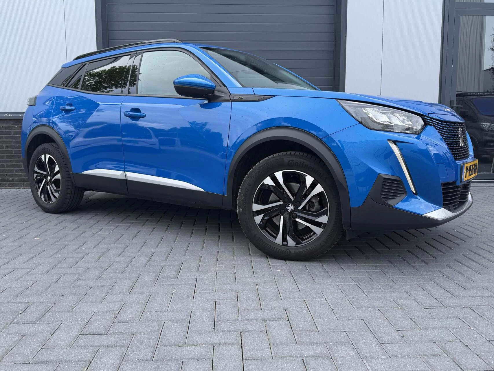 Hoofdafbeelding Peugeot e-2008
